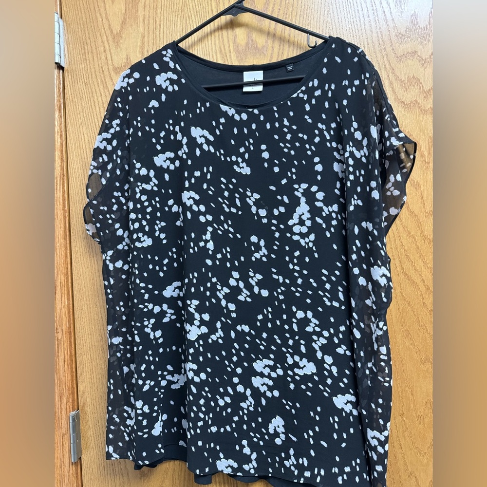 Cabi #3597 Cosmos Top 
Relaxed Blouse- Built In Knit Tank